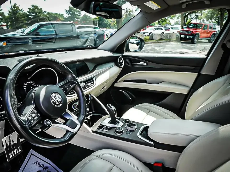 2021 Alfa Romeo Stelvio - Image 8 of 19