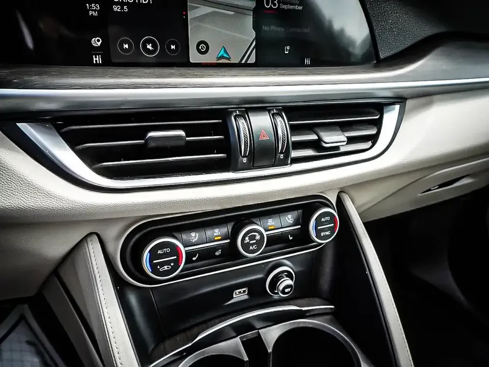 2021 Alfa Romeo Stelvio - Image 15 of 19
