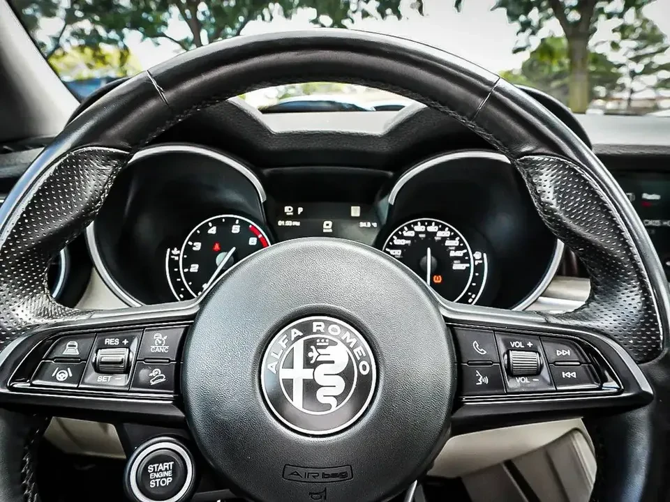 2021 Alfa Romeo Stelvio - Image 12 of 19