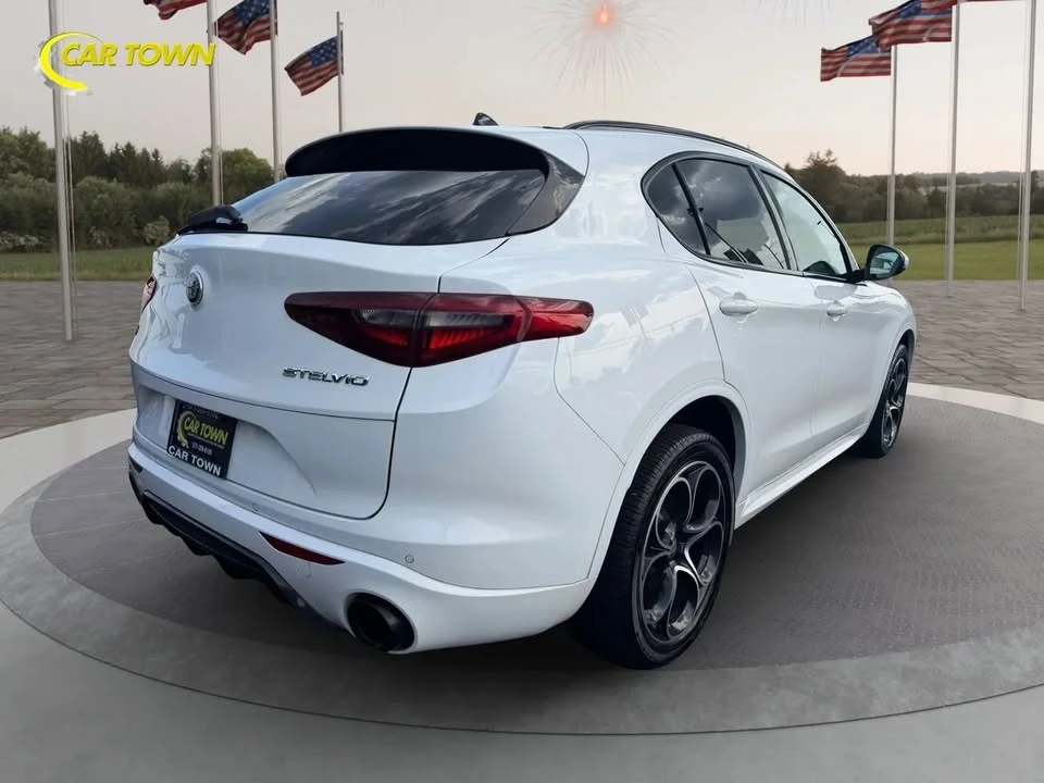 2021 Alfa Romeo Stelvio - Image 9 of 20