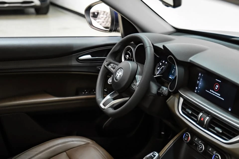 2021 Alfa Romeo Stelvio - Image 17 of 19