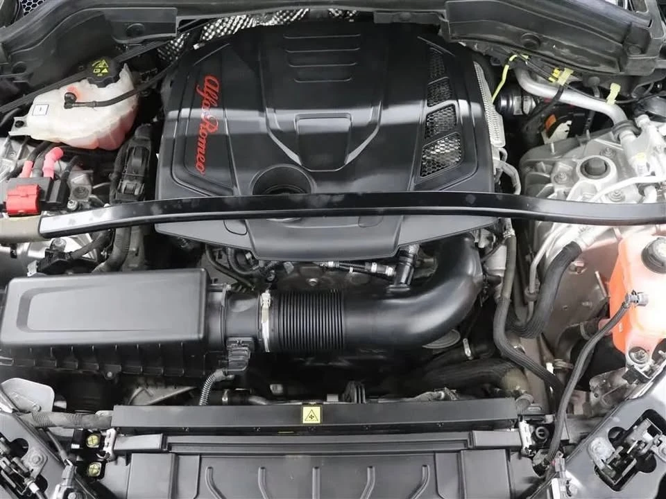 2021 Alfa Romeo Stelvio - Image 12 of 17
