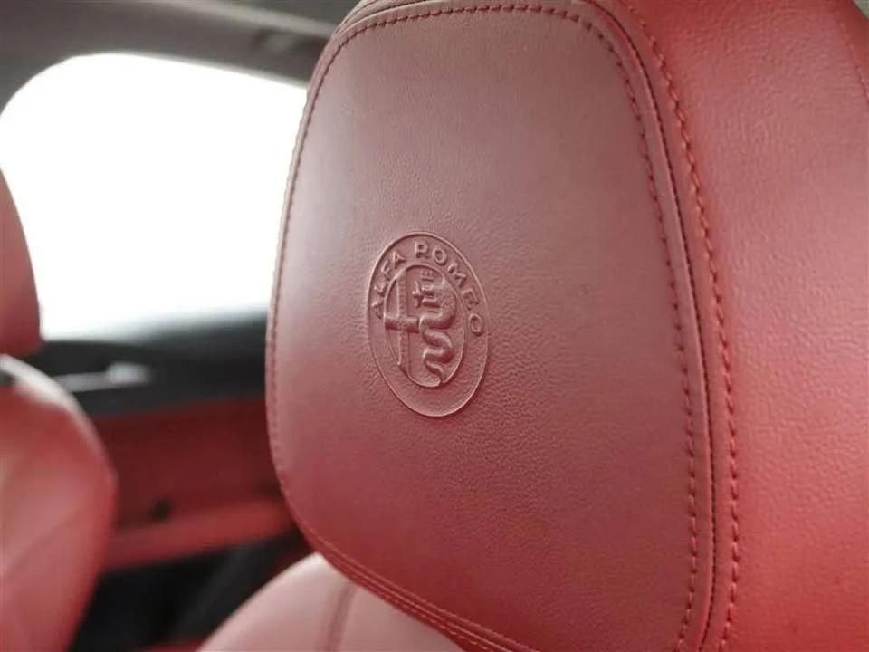 2021 Alfa Romeo Stelvio - Image 8 of 17