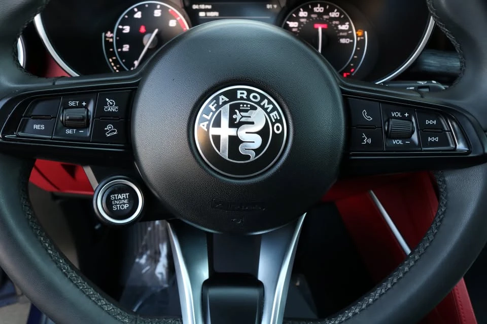 2021 Alfa Romeo Stelvio - Image 13 of 20