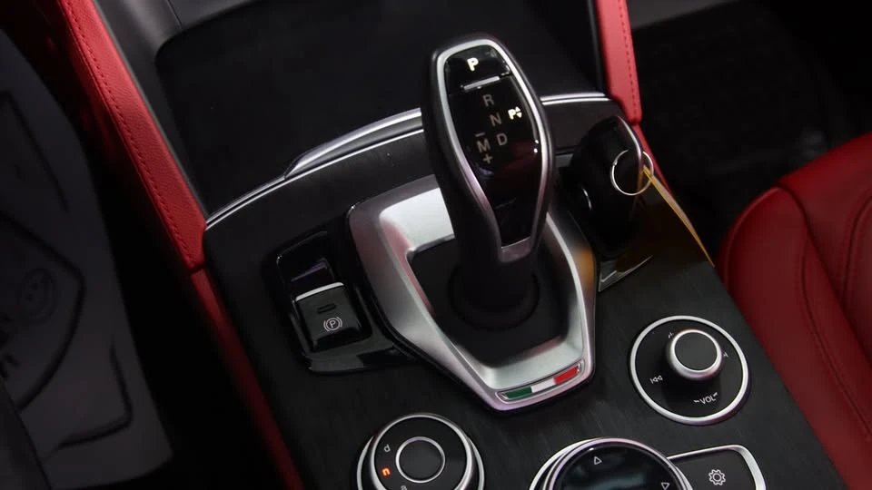2021 Alfa Romeo Stelvio - Image 11 of 18