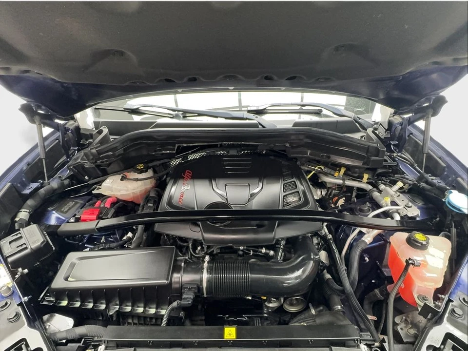 2021 Alfa Romeo Stelvio - Image 17 of 31