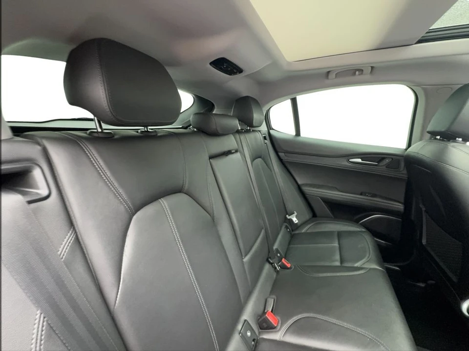 2021 Alfa Romeo Stelvio - Image 26 of 31
