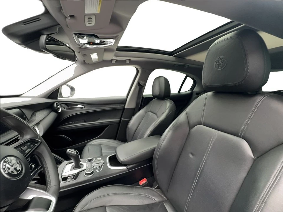 2021 Alfa Romeo Stelvio - Image 19 of 31