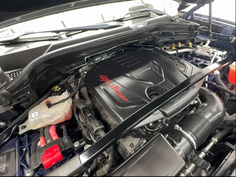2021 Alfa Romeo Stelvio - Image 18 of 31