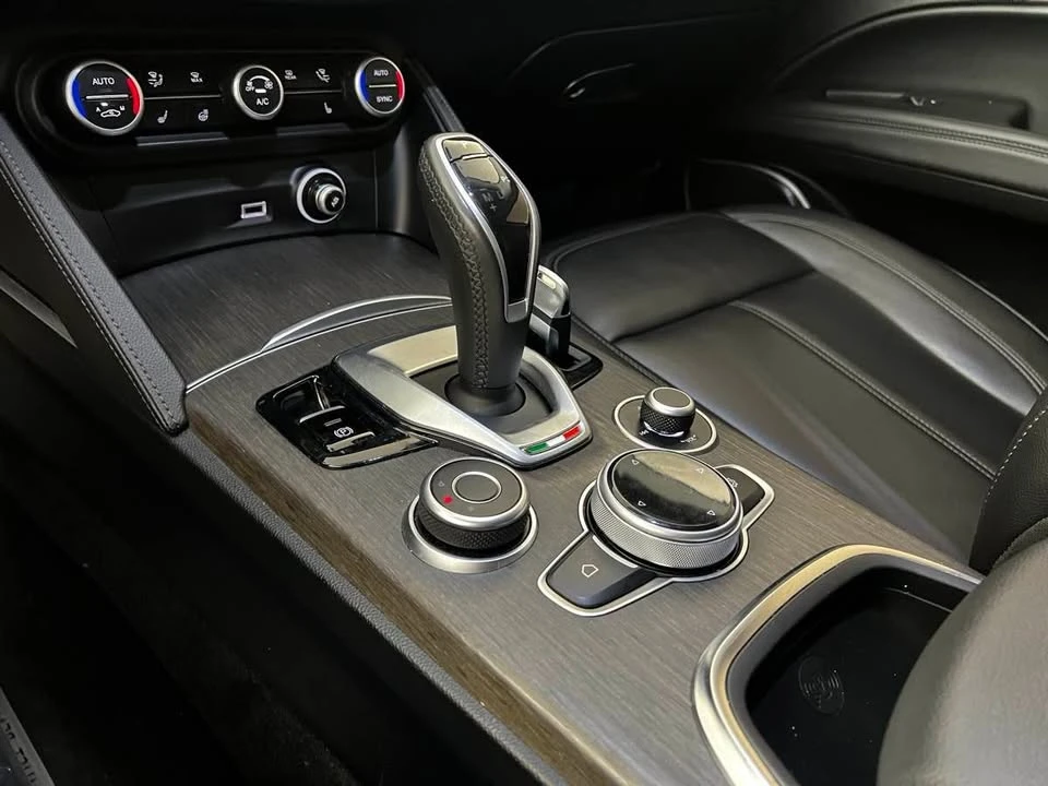 2021 Alfa Romeo Stelvio - Image 17 of 20