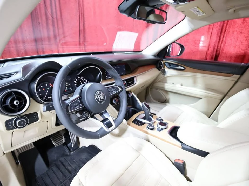 2021 Alfa Romeo Stelvio - Image 11 of 19