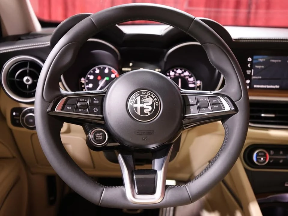 2021 Alfa Romeo Stelvio - Image 15 of 19