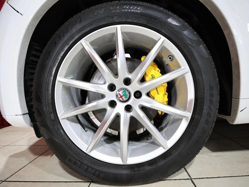 2021 Alfa Romeo Stelvio - Image 6 of 19