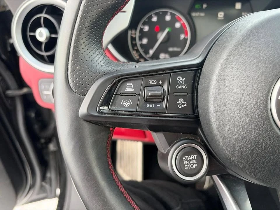 2021 Alfa Romeo Stelvio - Image 15 of 20