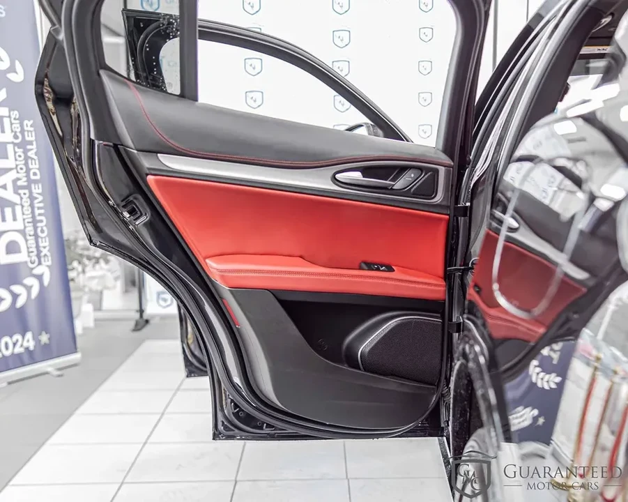 2021 Alfa Romeo Stelvio - Image 8 of 18