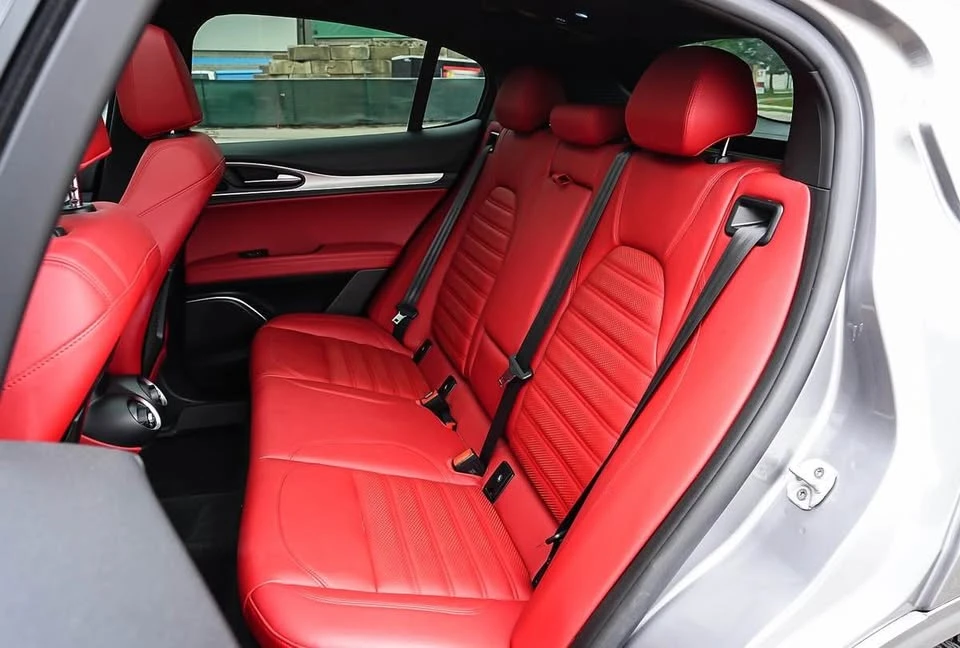 2021 Alfa Romeo Stelvio - Image 9 of 10