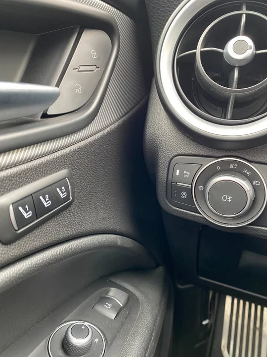 2021 Alfa Romeo Stelvio - Image 12 of 18