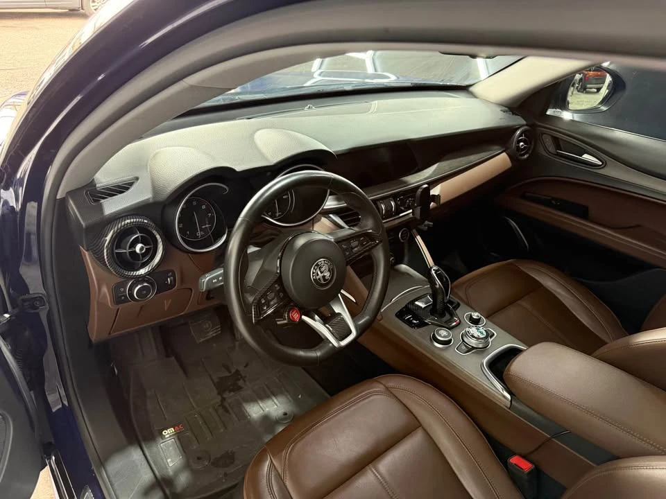 2021 Alfa Romeo Stelvio - Image 16 of 17