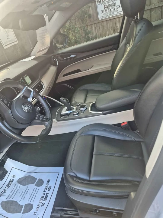 2021 Alfa Romeo Stelvio - Image 8 of 12