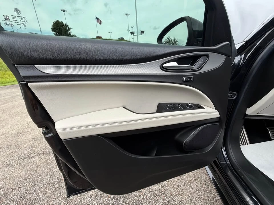 2021 Alfa Romeo Stelvio - Image 13 of 19