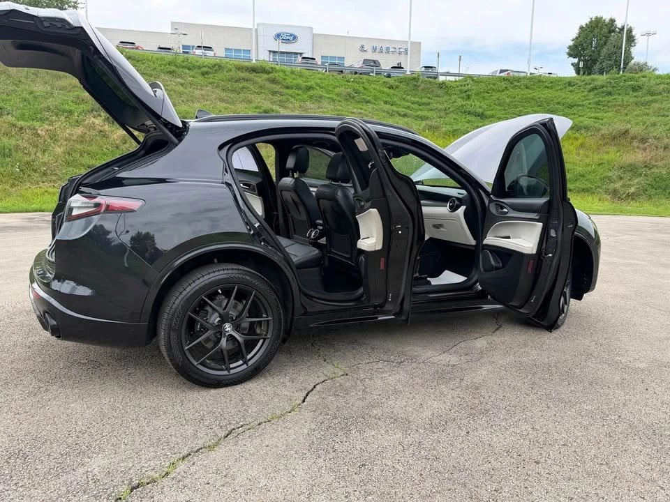 2021 Alfa Romeo Stelvio - Image 5 of 19