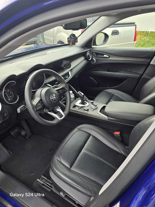 2021 Alfa Romeo Stelvio - Image 8 of 11