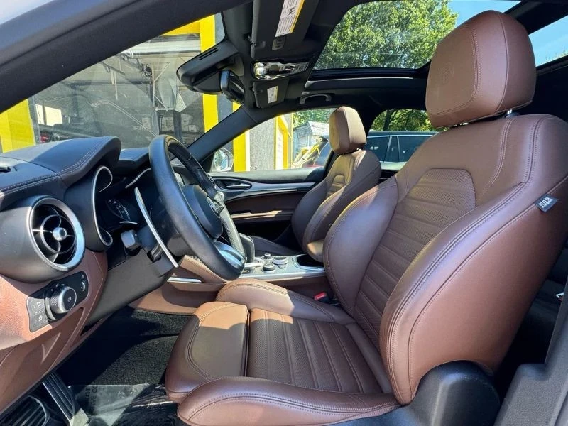 2021 Alfa Romeo Stelvio - Image 8 of 12