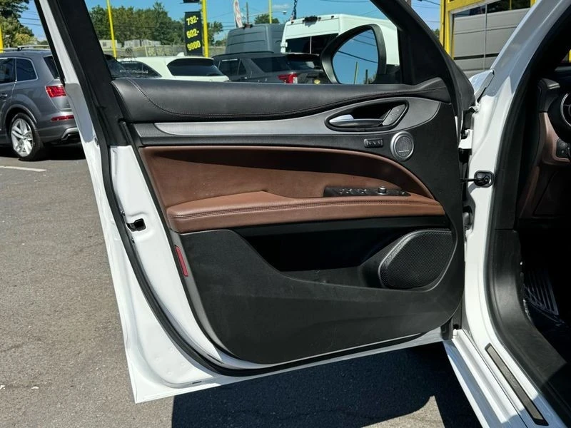 2021 Alfa Romeo Stelvio - Image 7 of 12