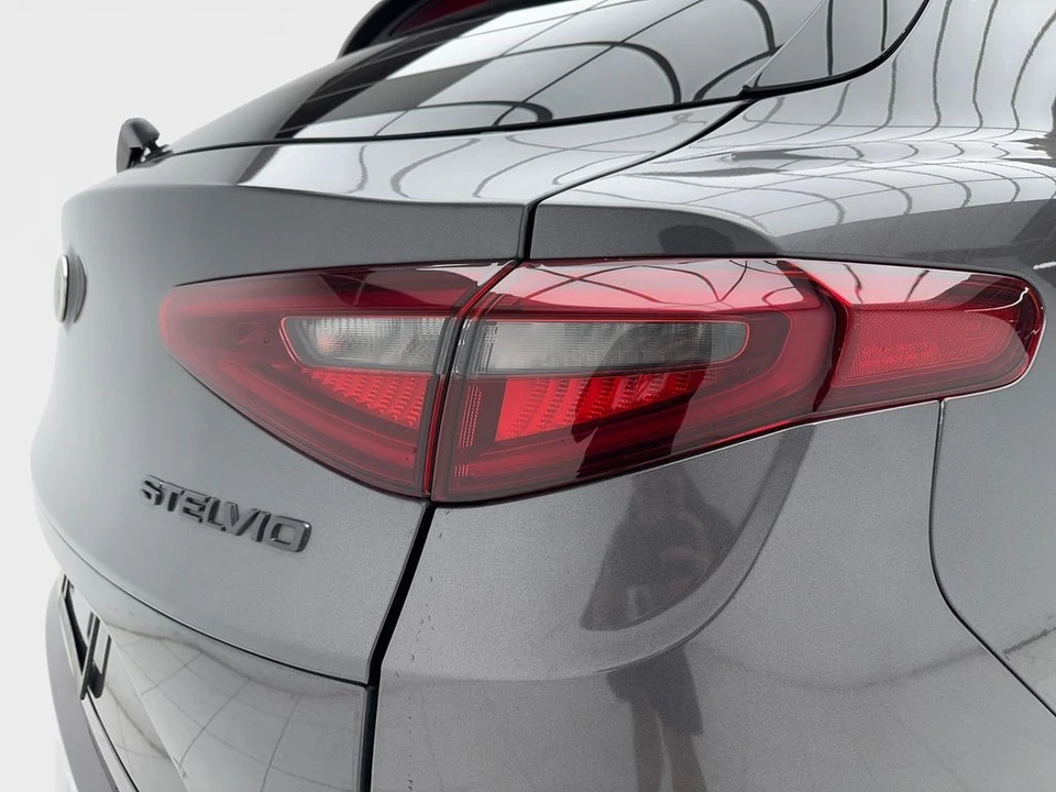 2021 Alfa Romeo Stelvio - Image 7 of 21