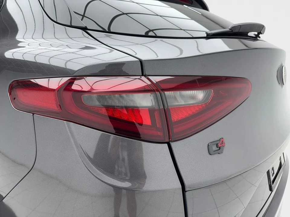 2021 Alfa Romeo Stelvio - Image 9 of 12