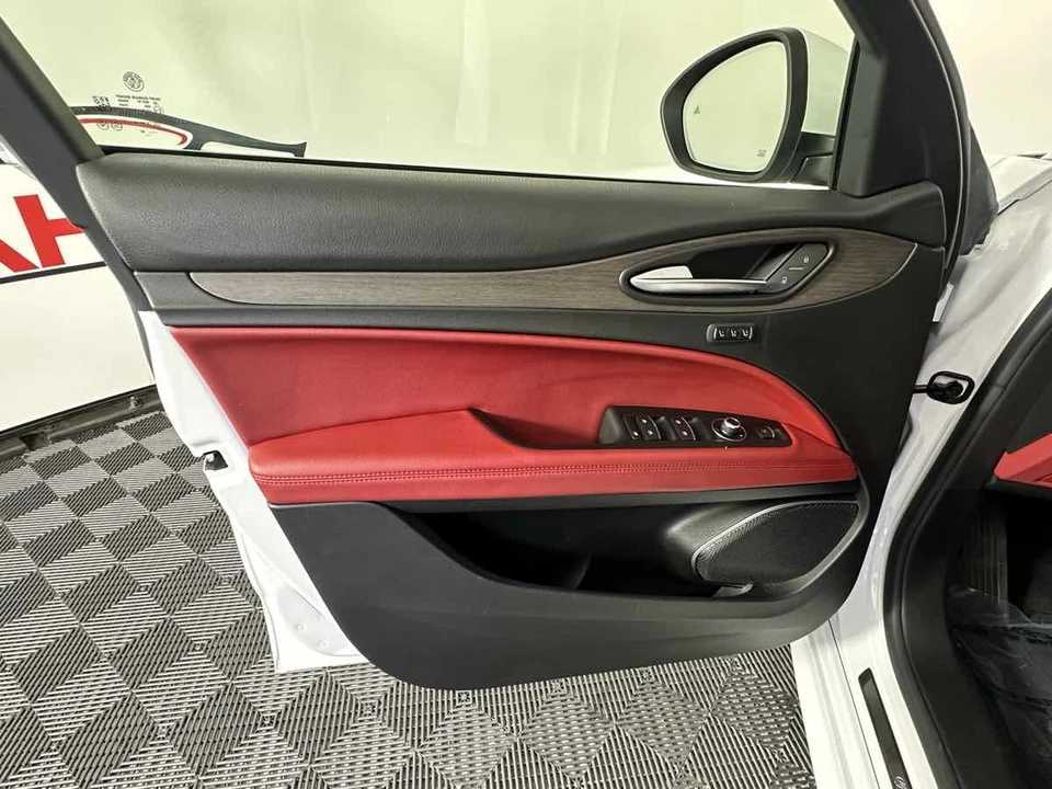 2021 Alfa Romeo Stelvio - Image 17 of 21