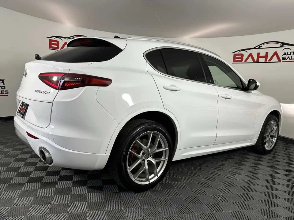 2021 Alfa Romeo Stelvio - Image 9 of 21