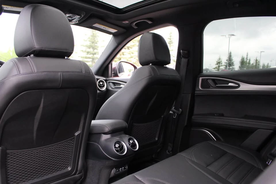 2021 Alfa Romeo Stelvio - Image 8 of 12