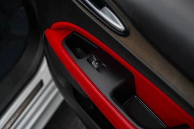 2021 Alfa Romeo Stelvio - Image 25 of 31
