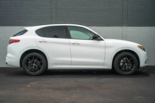 2021 Alfa Romeo Stelvio - Image 4 of 31