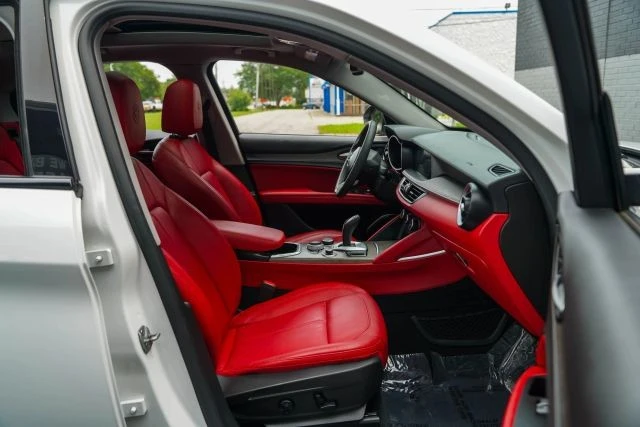 2021 Alfa Romeo Stelvio - Image 26 of 31