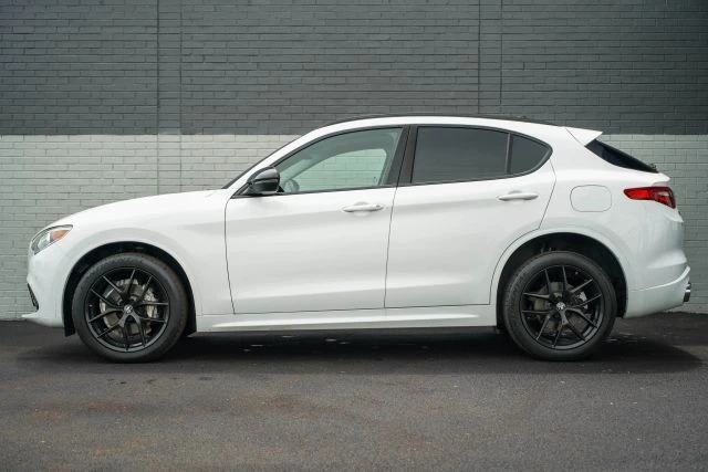 2021 Alfa Romeo Stelvio - Image 8 of 31