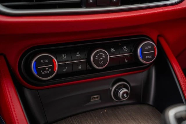 2021 Alfa Romeo Stelvio - Image 22 of 31