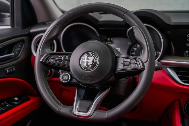 2021 Alfa Romeo Stelvio - Image 16 of 31