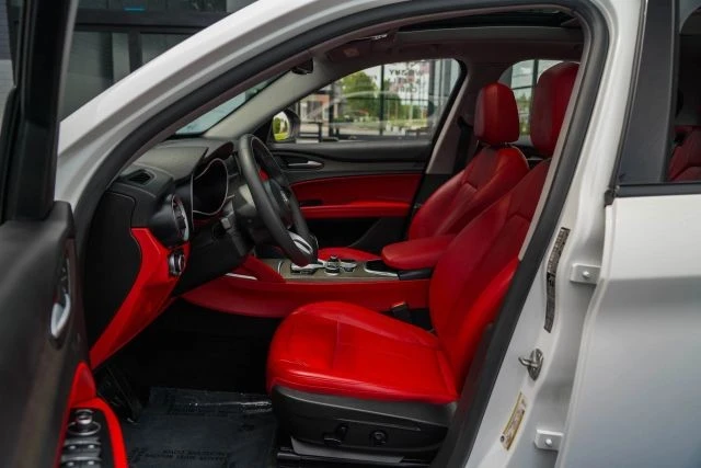 2021 Alfa Romeo Stelvio - Image 11 of 31