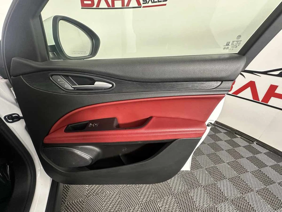 2021 Alfa Romeo Stelvio - Image 16 of 21