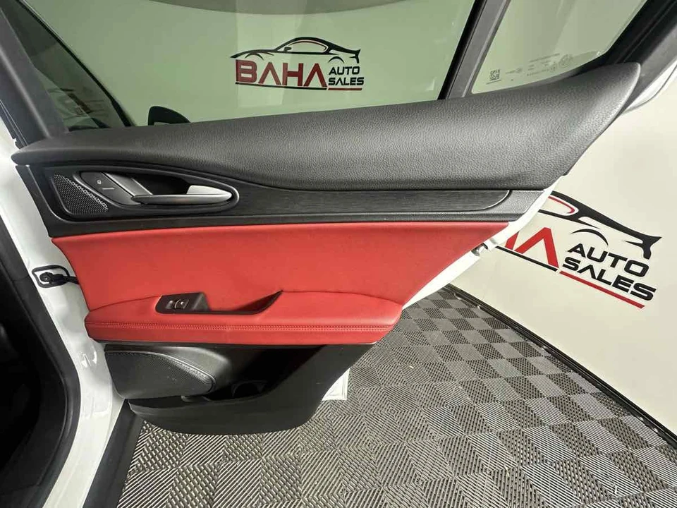 2021 Alfa Romeo Stelvio - Image 18 of 21