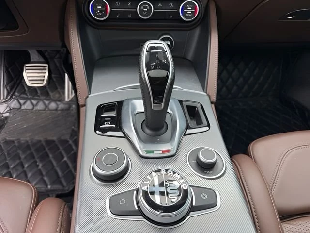 2021 Alfa Romeo Stelvio - Image 18 of 20