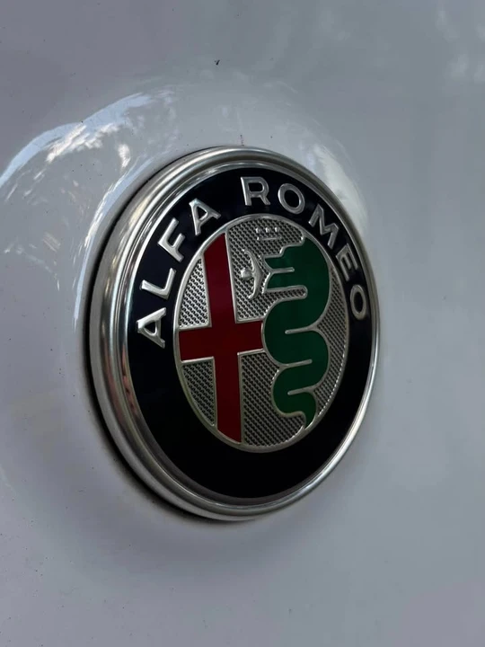 2021 Alfa Romeo Giulia - Image 9 of 20