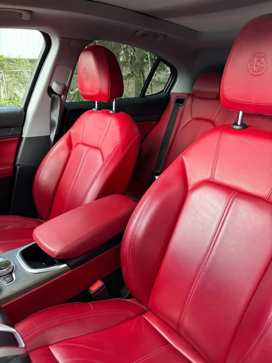 2021 Alfa Romeo Giulia - Image 16 of 20