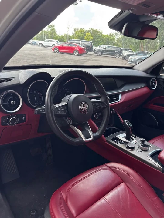 2021 Alfa Romeo Giulia - Image 14 of 20