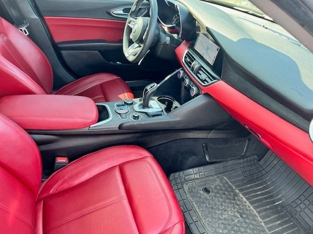 2021 Alfa Romeo Giulia - Image 8 of 13