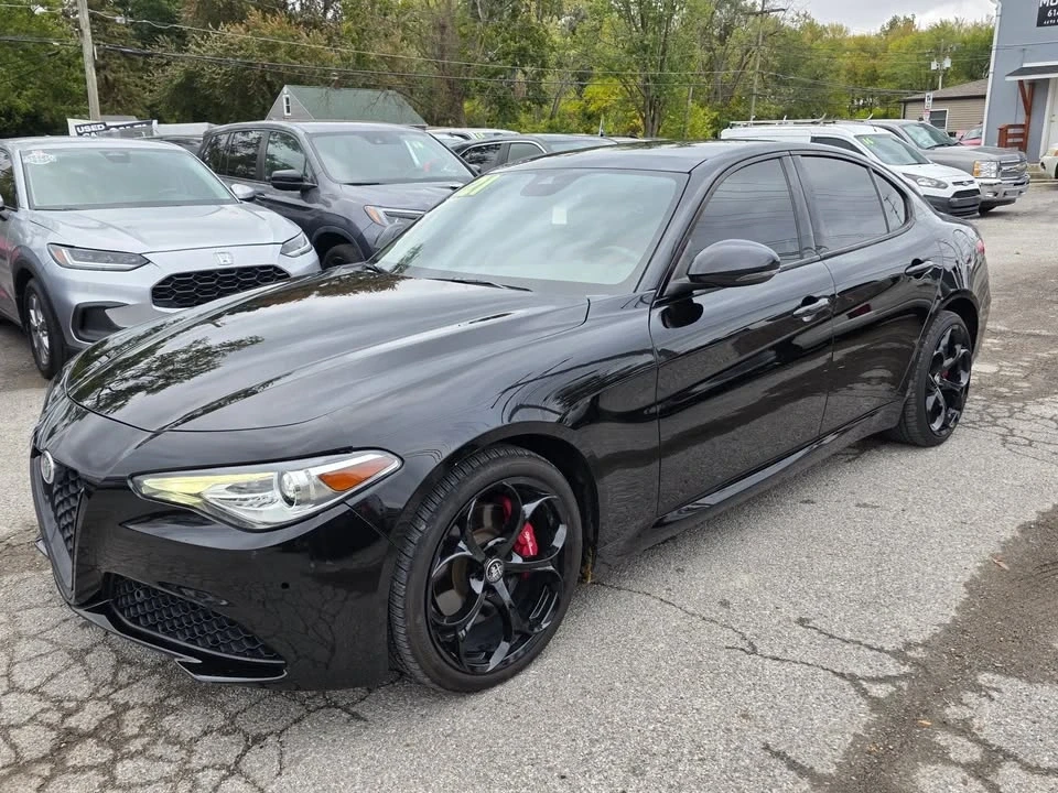 2021 Alfa Romeo Giulia - Image 2 of 19