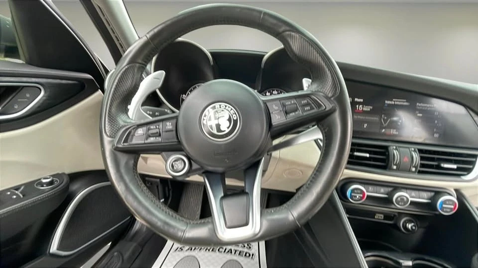 2021 Alfa Romeo Giulia - Image 11 of 20