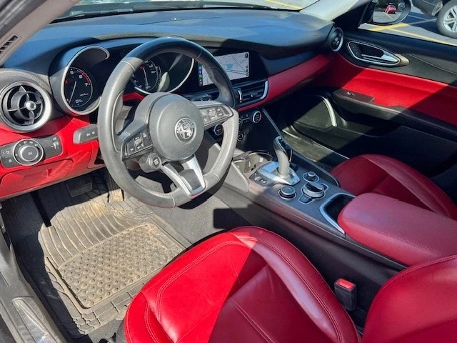 2021 Alfa Romeo Giulia - Image 11 of 13